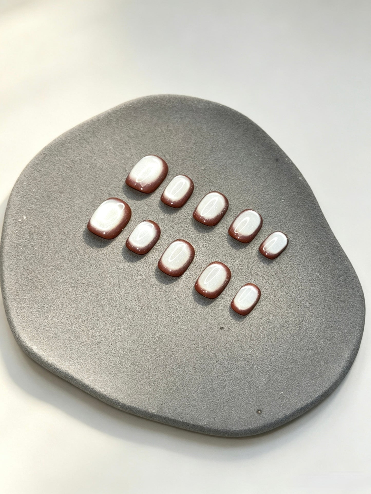 Sea‑Salt Beach Glass Cat‑Eye Press‑On Nails