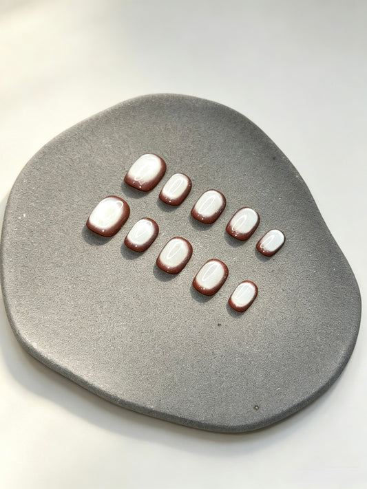 Sea‑Salt Beach Glass Cat‑Eye Press‑On Nails
